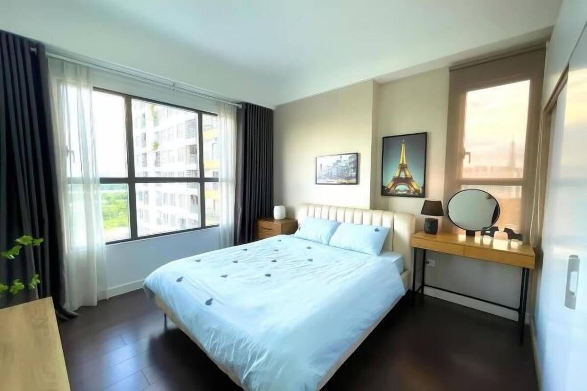 2 bedrooms, in-room safe, blackout curtains, soundproofing