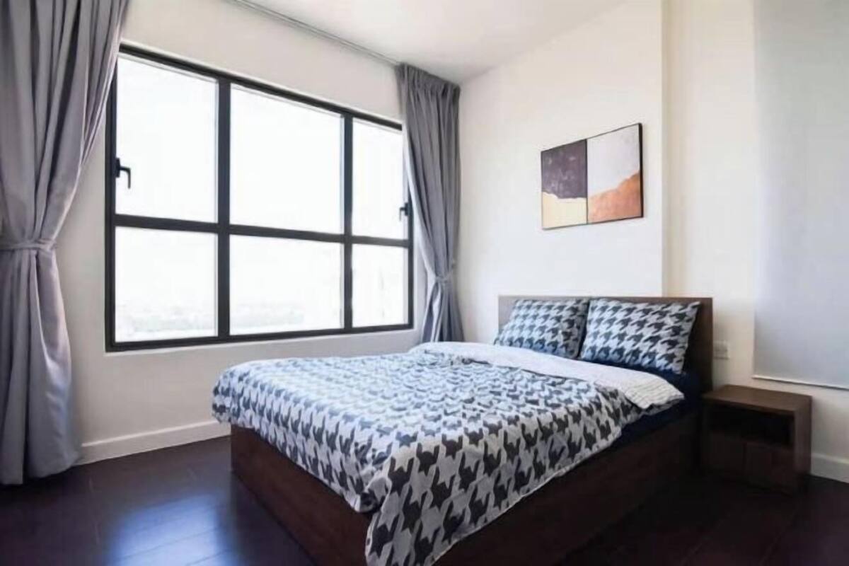 2 bedrooms, in-room safe, blackout curtains, soundproofing