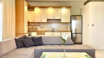 Executive Suite | 1 bedroom, laptop workspace, soundproofing, free WiFi