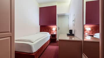 Minibar, Zimmersafe, Schreibtisch, laptopgeeigneter Arbeitsplatz