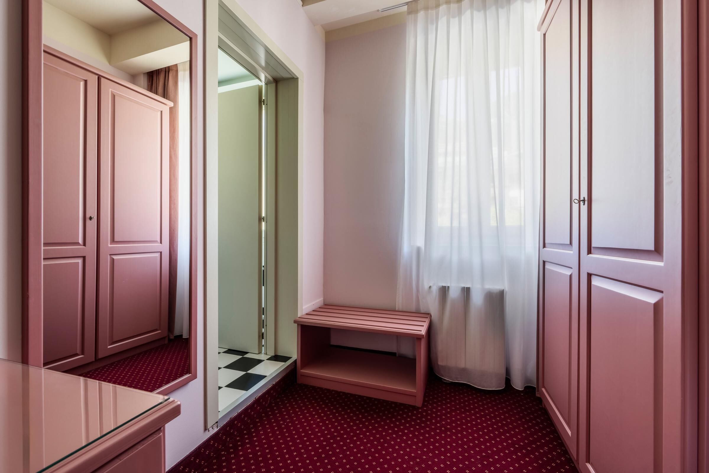 Chambre Simple | Minibar, coffres-forts dans les chambres, bureau