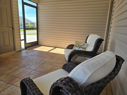 Water View 2 Bedroom Villa centrally located in The Village of Marsh Bend