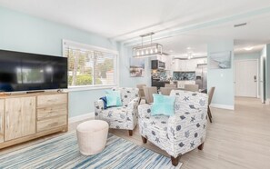 Living area - Blue Dolphin (Santa Rosa Beach)