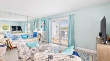 Townhouse, Beberapa Tempat Tidur (Blue Dolphin) | Area keluarga | TV