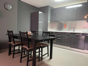 House | 1 bedroom - 15 in Portim o With 1 Bedrooms and 1 Bathrooms (Portimão)