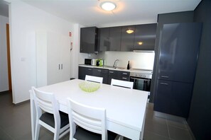 House | 1 bedroom - 09 in Portim o With 1 Bedrooms and 1 Bathrooms (Portimão)