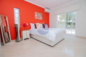 House | 4 bedrooms - 80 (Portimão)