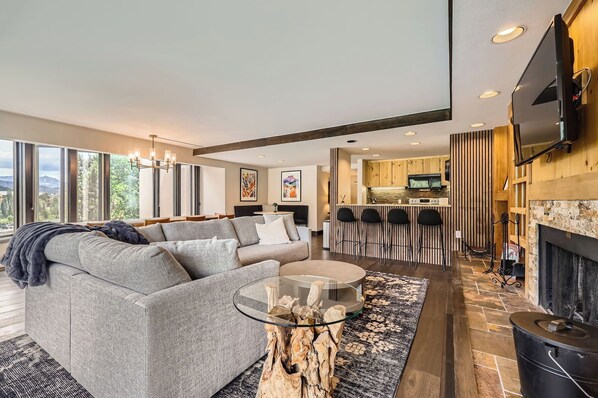 Smart TV - Beautiful Updated Corner Unit with Stunning Slopeside Views (Dillon)