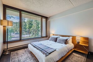 4 bedrooms, free WiFi, bed sheets