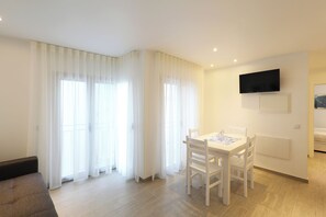 Dining - T1-Wave Apartment (Nazaré)