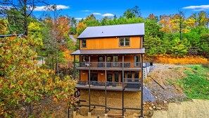 Exterior - New Construction! Saltwater Pool~Big Screen~Games~Relaxing Getaway! (Sevierville)
