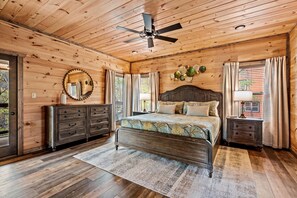 4 bedrooms, iron/ironing board, free WiFi, bed sheets