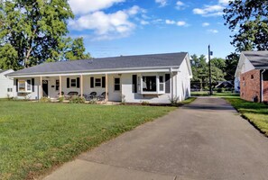 Exterior - Beautiful 2-bedroom house with AC and fast WiFi in Belleville (Belleville)