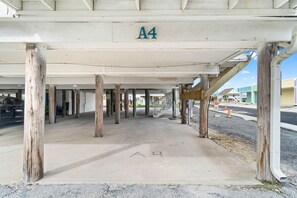 Apartamento, varias camas (Moonlit Tides at Gentle Winds A4) | Jardines del alojamiento