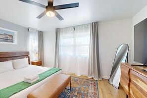 3 sovrum, skrivbord, internet och sängkläder