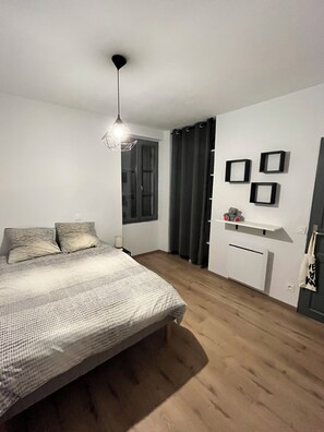 2 soverom, strykejern/-brett, wi-fi og sengetøy