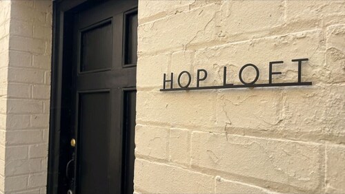 Hop Loft, Huntingdon Town, free parking close by