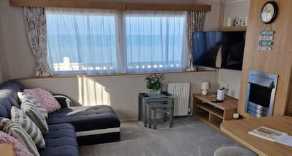 Seafront Caravan - Golden Sands - 6 Berth by Your Away Stays