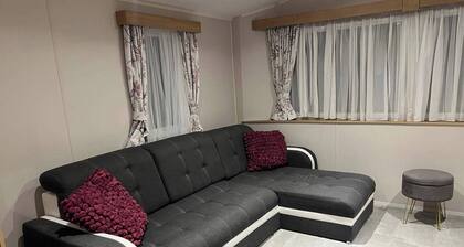 Stunning Sea Front With Amazing Views Perfect for Families and Couples not to be Missed