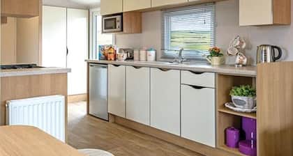 Six Berth- Pet Friendly Please ask ,free Parking Private Secure Decking- Sea Front With Amazing Views