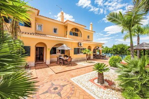 Outdoor dining - Villa Norcas Grande (Albufeira)