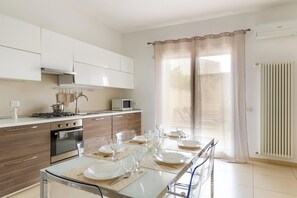 Fridge, microwave, oven, dishwasher - Suite 1 (Casamassima)