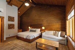 Premium Single Room, 1 King Bed with Sofa bed, Non Smoking, Private Bathroom | Premium bedding, Tempur-Pedic beds, in-room safe, individually decorated - The Timber at Holly Branch (Gatlinburg)