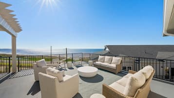 Townhome, Multiple Beds (Blue Bay Getaway) | Terrace/patio
