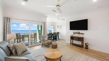 Townhome, Multiple Beds (Blue Bay Getaway) | Living area