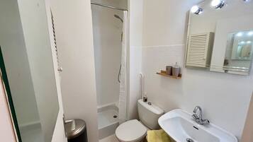 Doccia, asciugacapelli, asciugamani