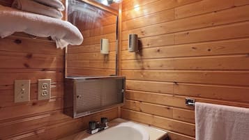 Comfort Cabin, Mountain View | Bathroom