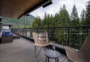 Deluxe Penthouse, Balcony, Mountain View | Balcony