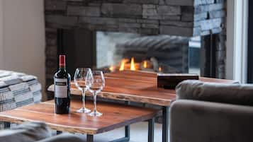 Deluxe Penthouse, Balcony, Mountain View | Living area