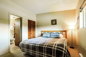 2 slaapkamers, een strijkplank/strijkijzer, wifi, beddengoed