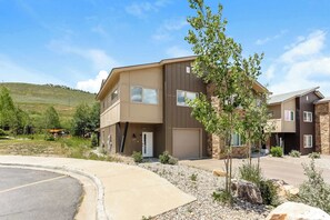 Exterior - Granby Colorful Adventures | Breathtaking Views! (Granby)