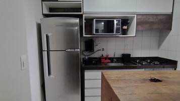 Microondas, horno y parrilla de estufa