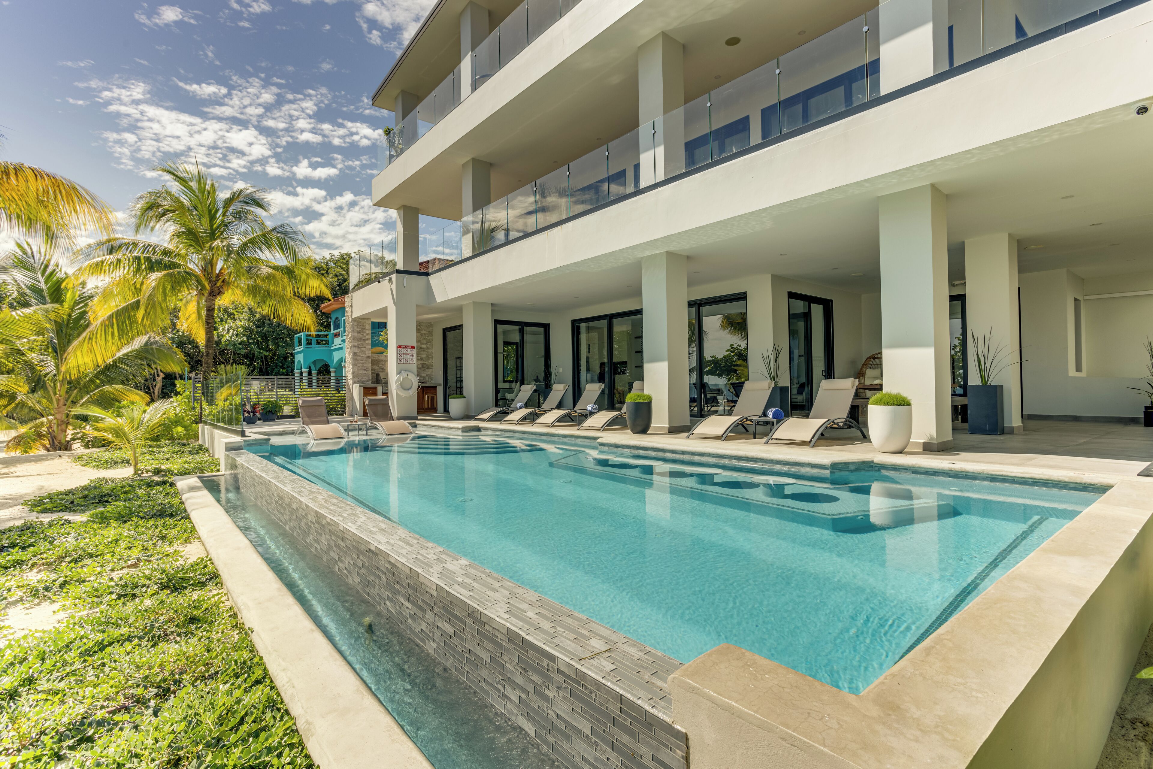 3 piscinas al aire libre