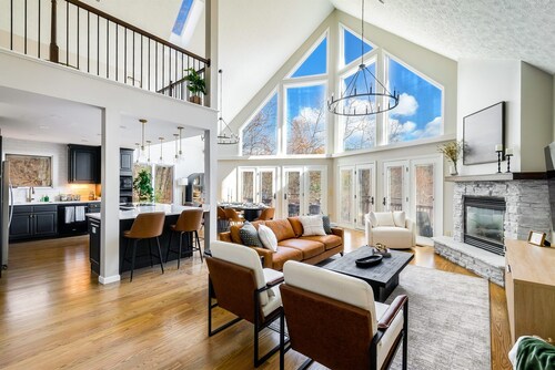 Views, Fire Pit, Game Rm, Theater, Sauna, Poker