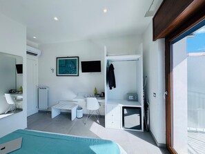 Deluxe Double Room, Balcony, City View | In-room safe, WiFi (free) - Vera Gioia Rooms de Charme (Sorrento)