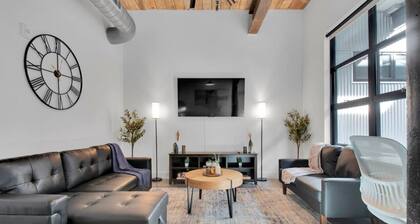 Urban Escape: Industrial 2BR/2BA