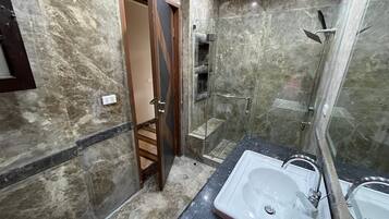 Toallas y papel de baño