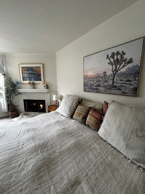 2 bedrooms - Serene 2-bedroom apartment in Manhattan Beach - December Rental Only (Manhattan Beach)