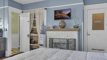 1 slaapkamer, een strijkplank/strijkijzer, gratis wifi, beddengoed