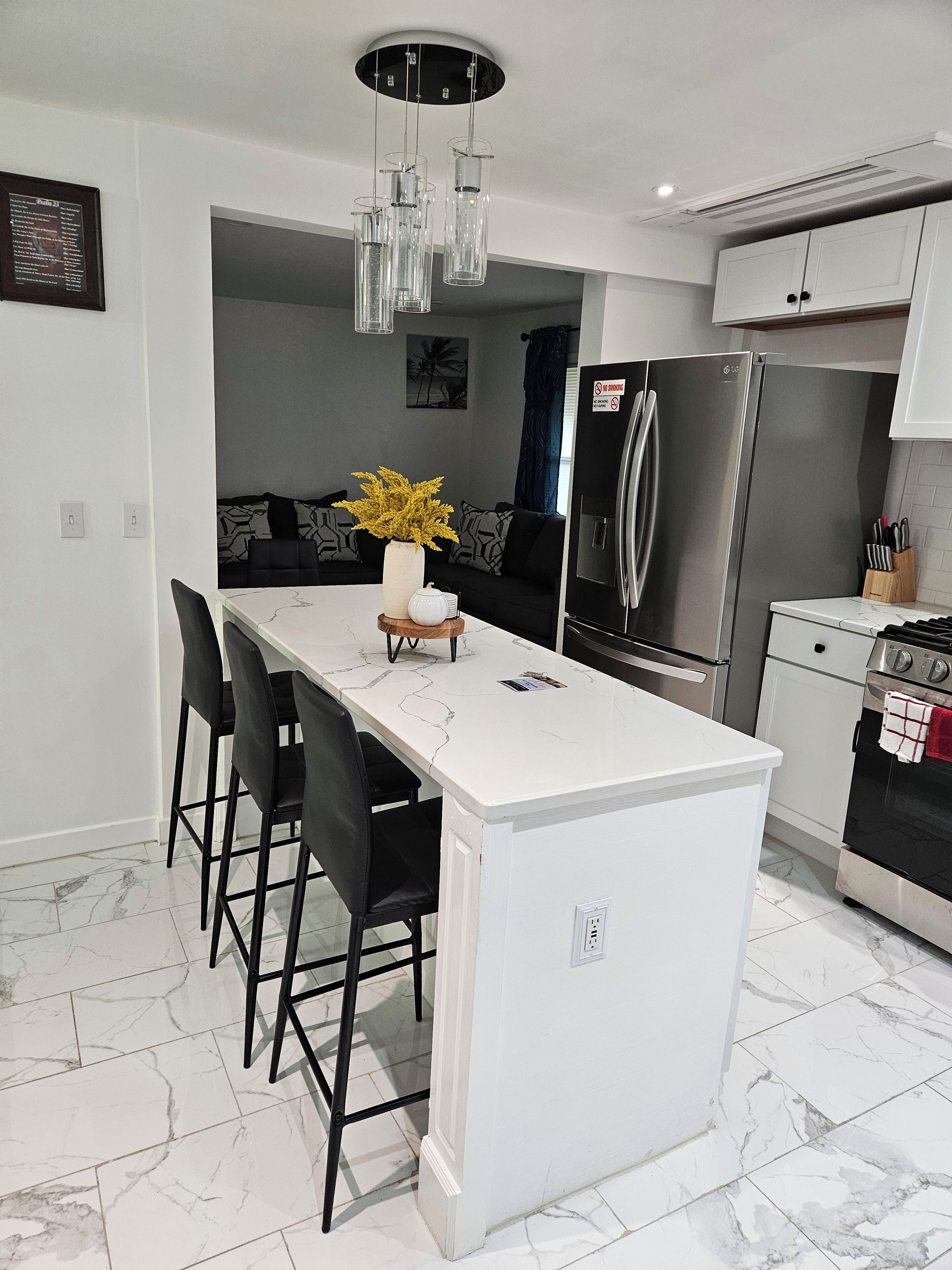 Geladeira, micro-ondas, fogão, cooktop