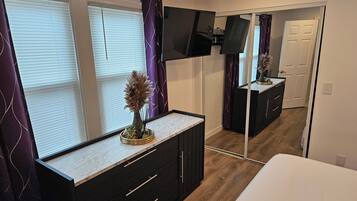 2 bedrooms, iron/ironing board, WiFi, bed sheets