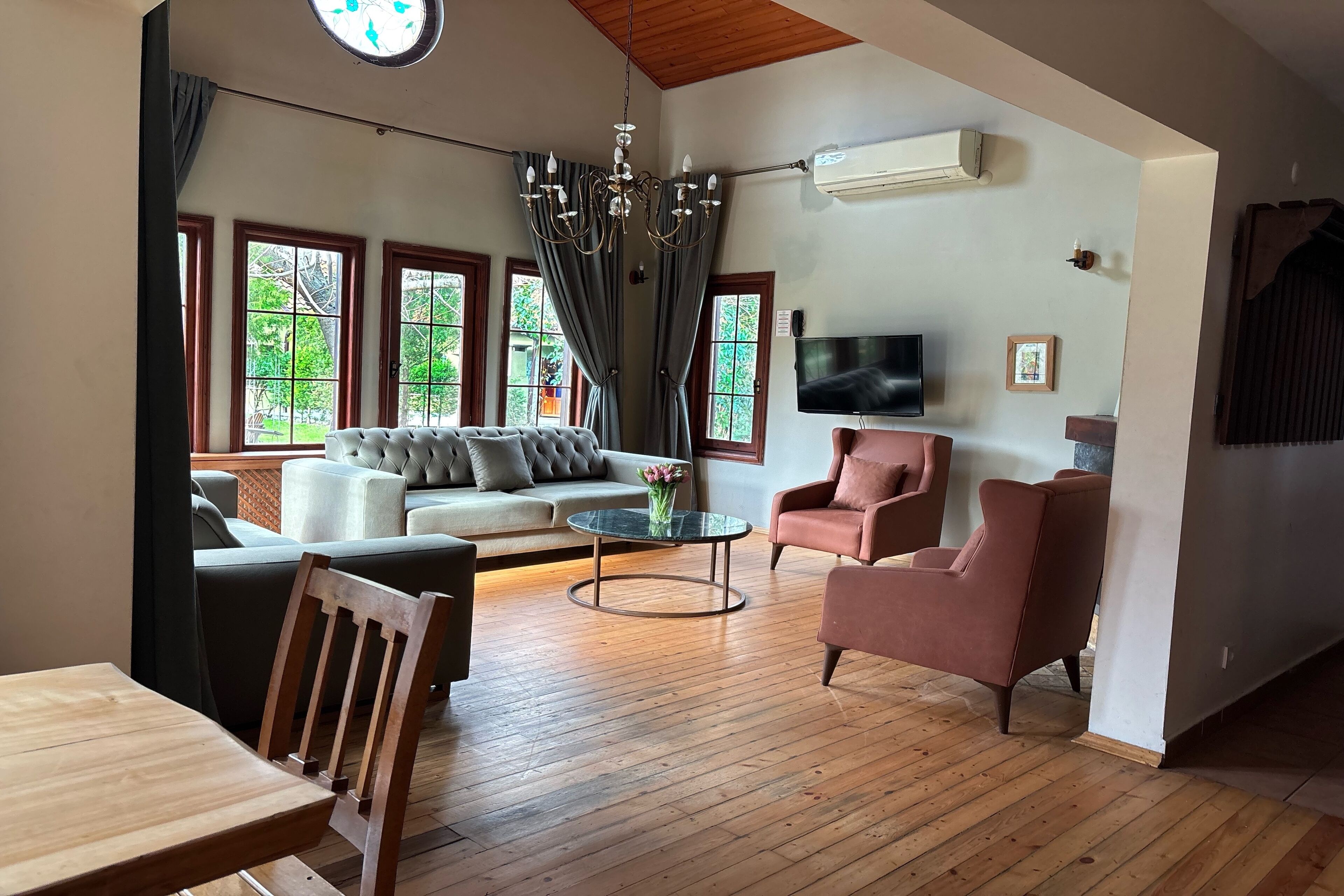 Smart TV, fireplace, printers