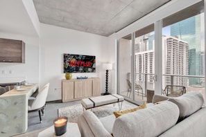 TV connectée, baby-foot, table de tennis de table