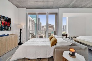 1 bedroom, in-room safe, desk, iron/ironing board - Cozy condo in fantastic Miami with WiFi, AC, fitness room (Miami)