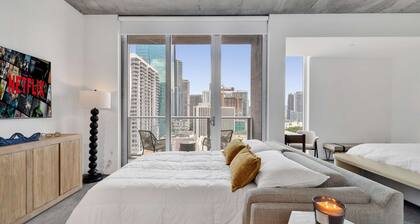 Cozy condo in fantastic Miami with WiFi, AC, fitness room