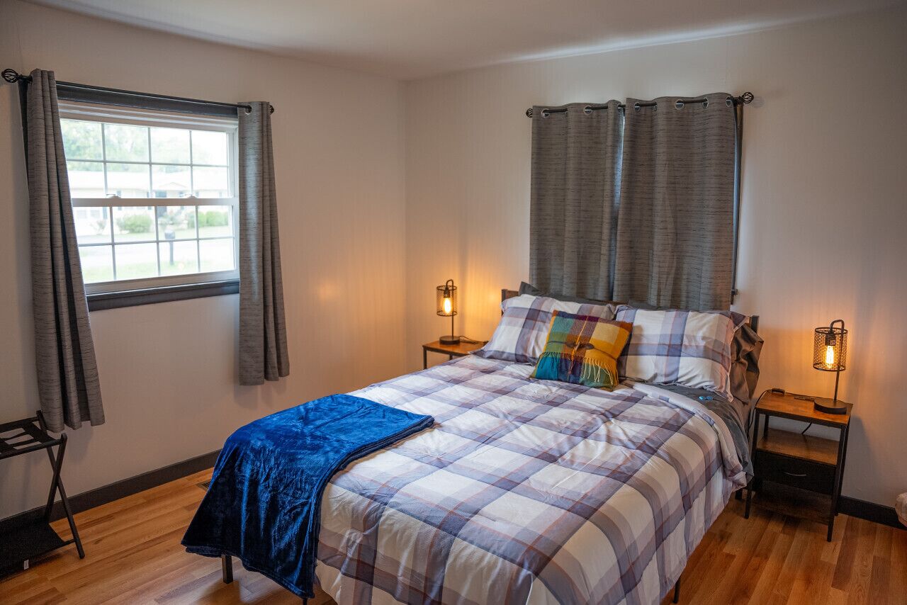 2 soverom, skrivebord, strykejern/-brett og wi-fi